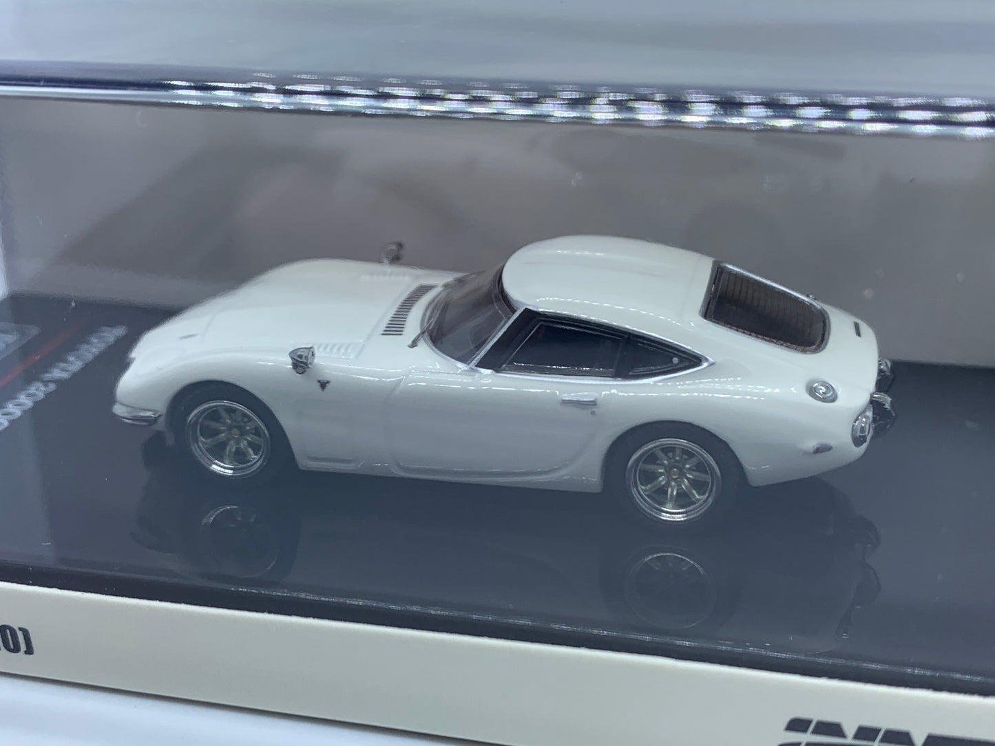 Inno64 - Toyota 2000GT Pegasus White