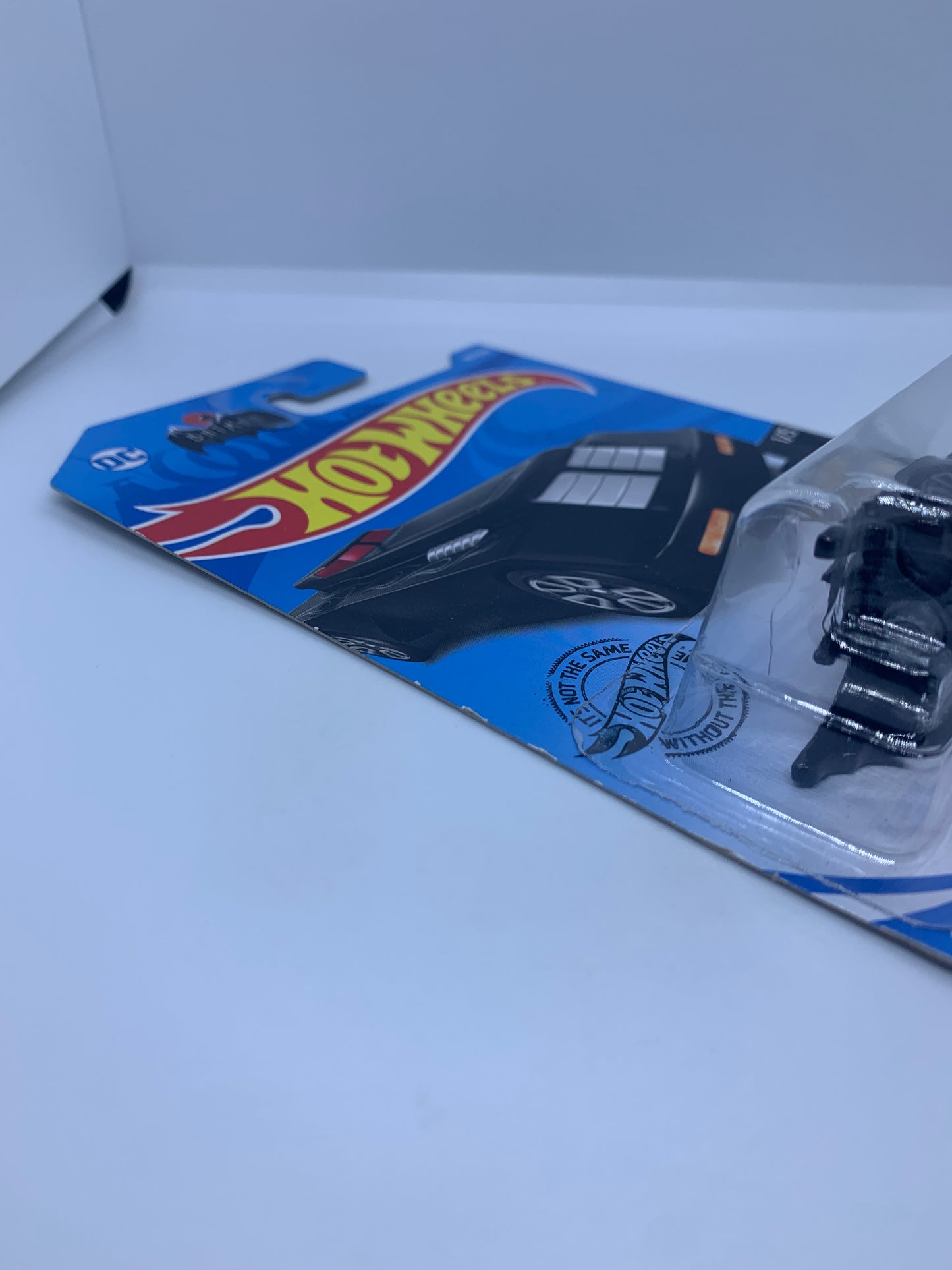 Hot Wheels - Batman Animated Series Batmobile Treasure Hunt - Damaged