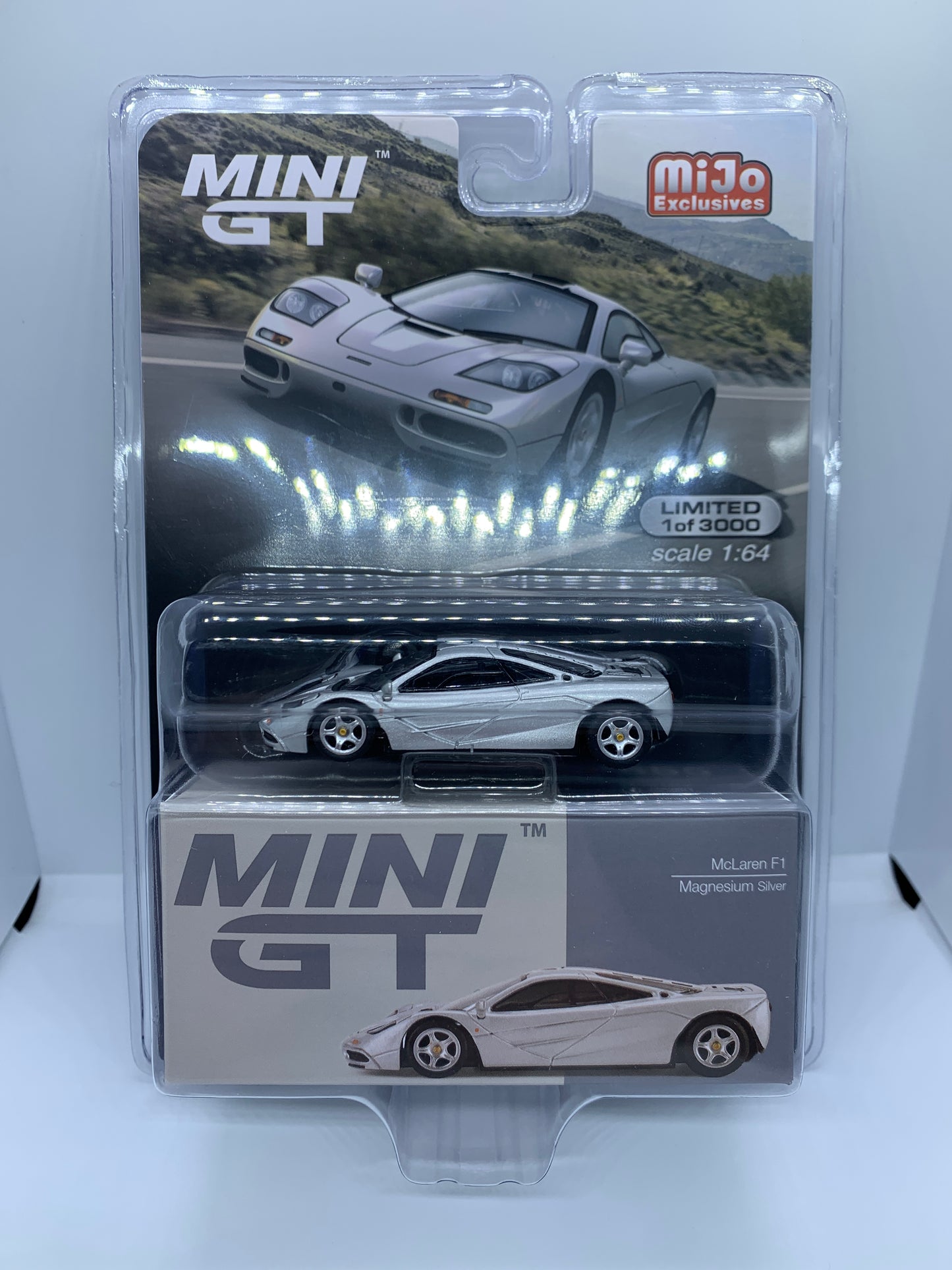 MINI GT - McLaren F1 Magnesium Silver - Display Blister Packaging