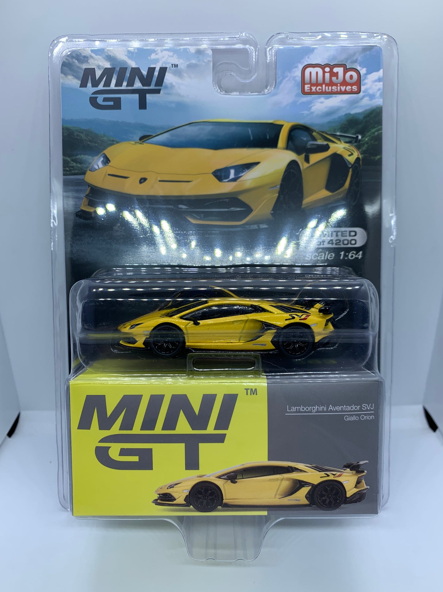 MINI GT - Lamborghini Aventador SVJ Giallo Orion - Display Blister Packaging