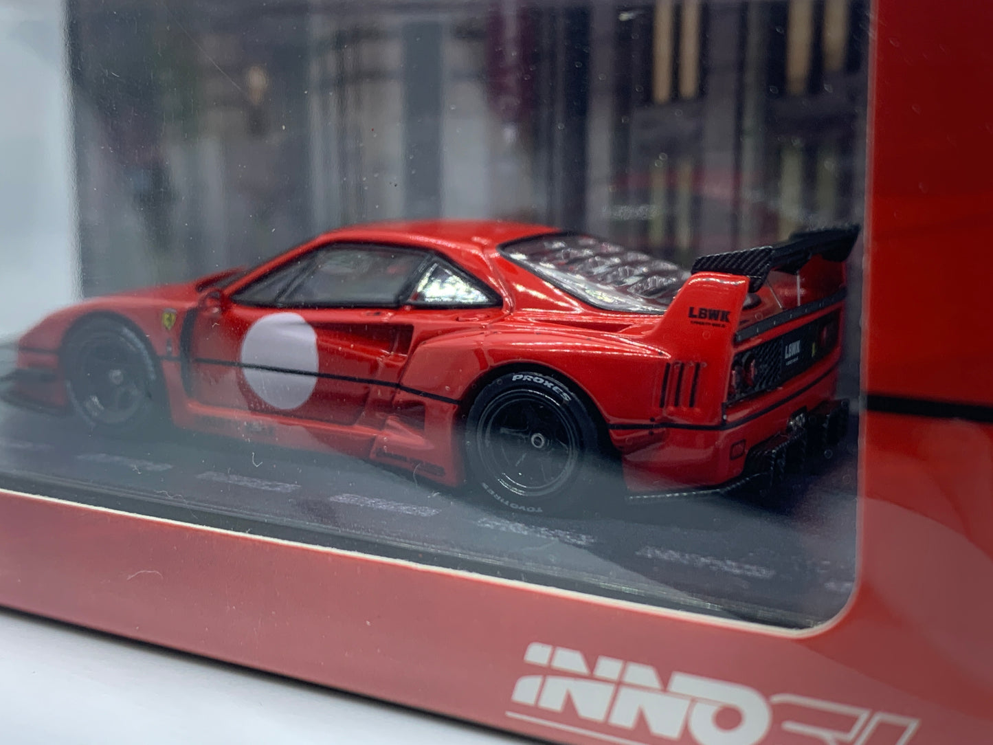 INNO64 - Ferrari F40 Liberty Walk LBWK Red / Black