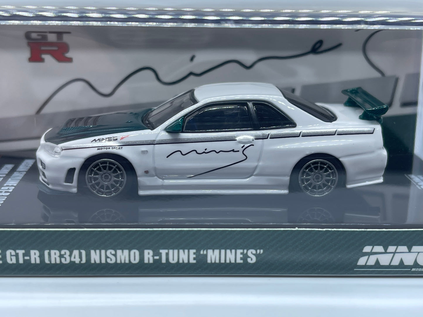 Inno64 - Nissan Skyline R34 GT-R Nismo R-Tune Mines Green Carbon