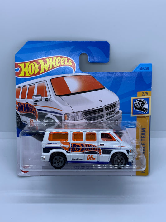 Hot Wheels Mainline - Dodge Van - Short Card