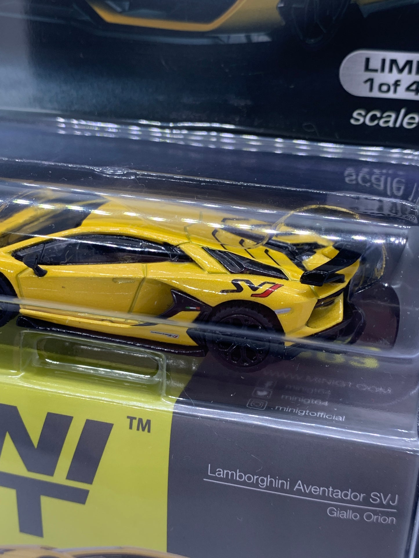 MINI GT - Lamborghini Aventador SVJ Giallo Orion - Display Blister Packaging