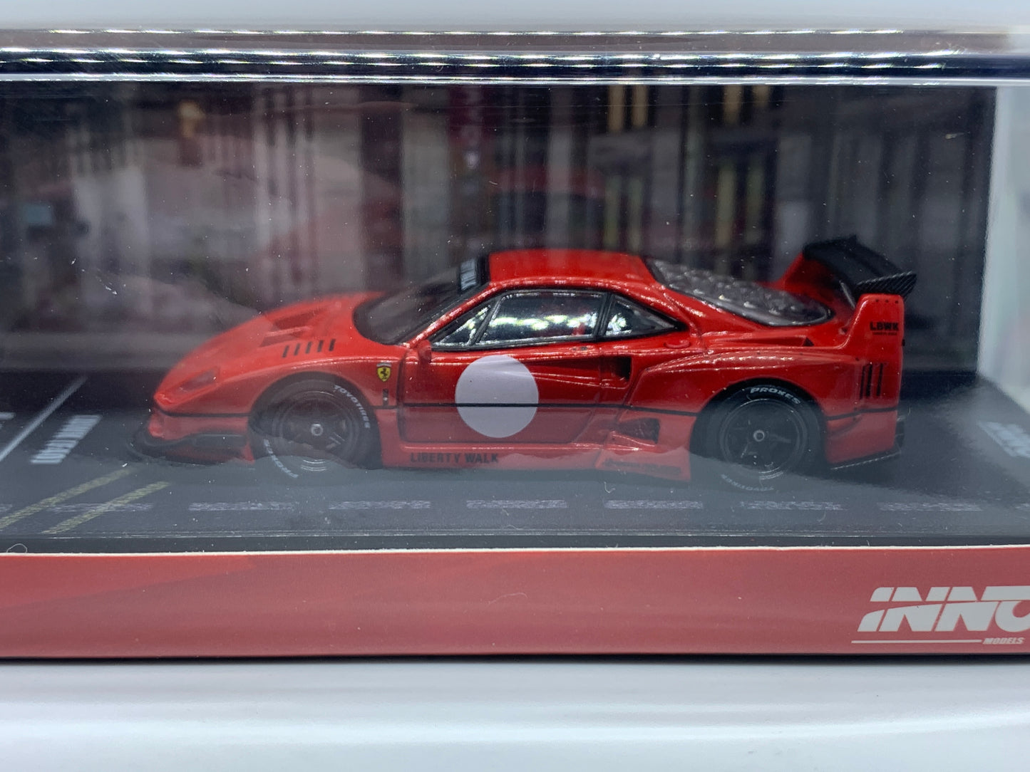 INNO64 - Ferrari F40 Liberty Walk LBWK Red / Black