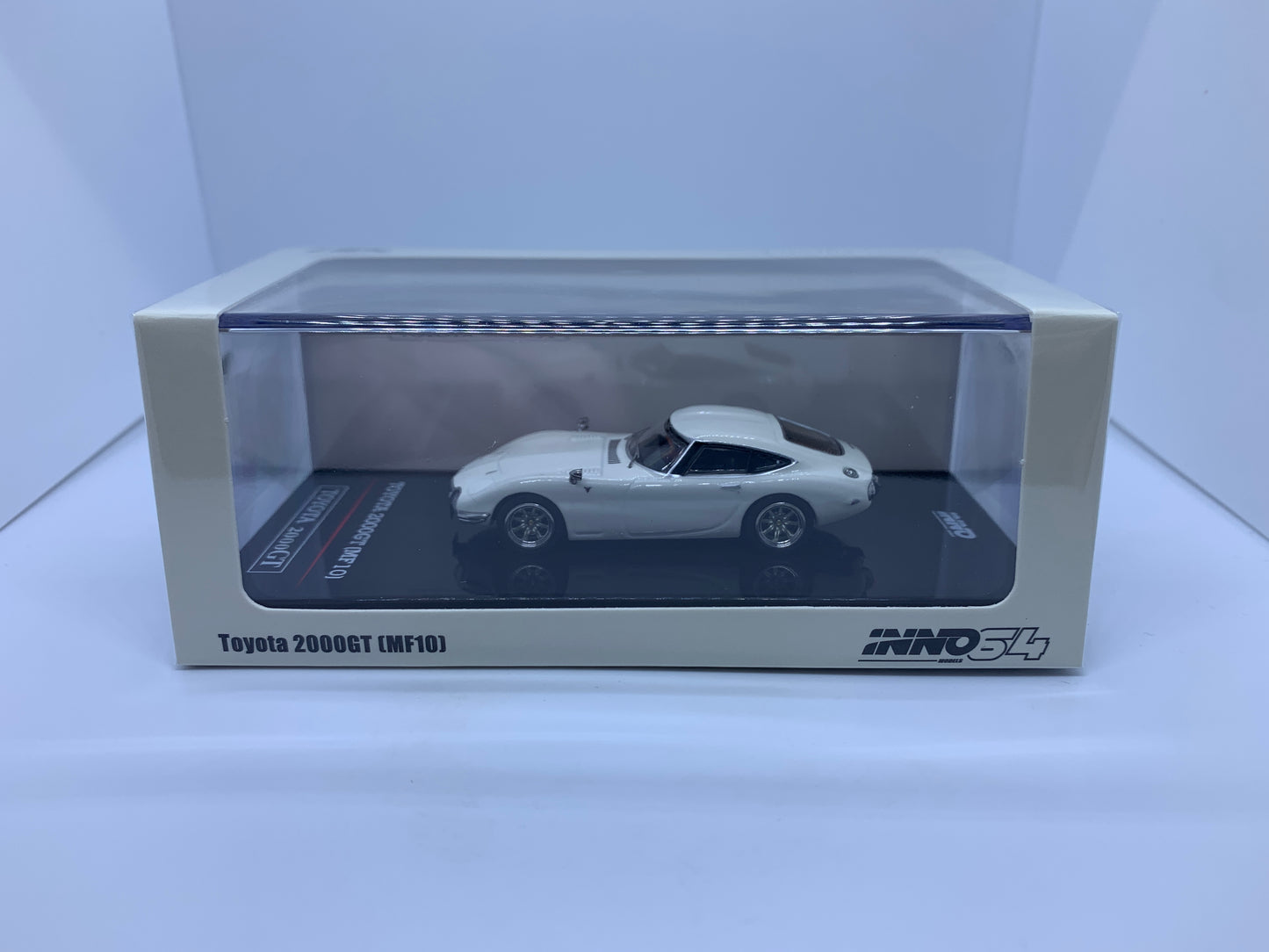 Inno64 - Toyota 2000GT Pegasus White