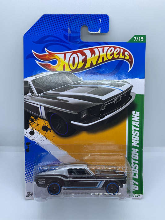 Hot Wheels - '67 Ford Mustang Custom Treasure Hunt (2011) - Damaged