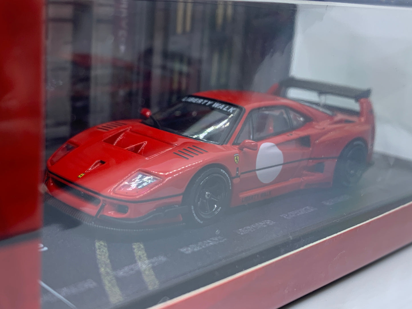 INNO64 - Ferrari F40 Liberty Walk LBWK Red / Black