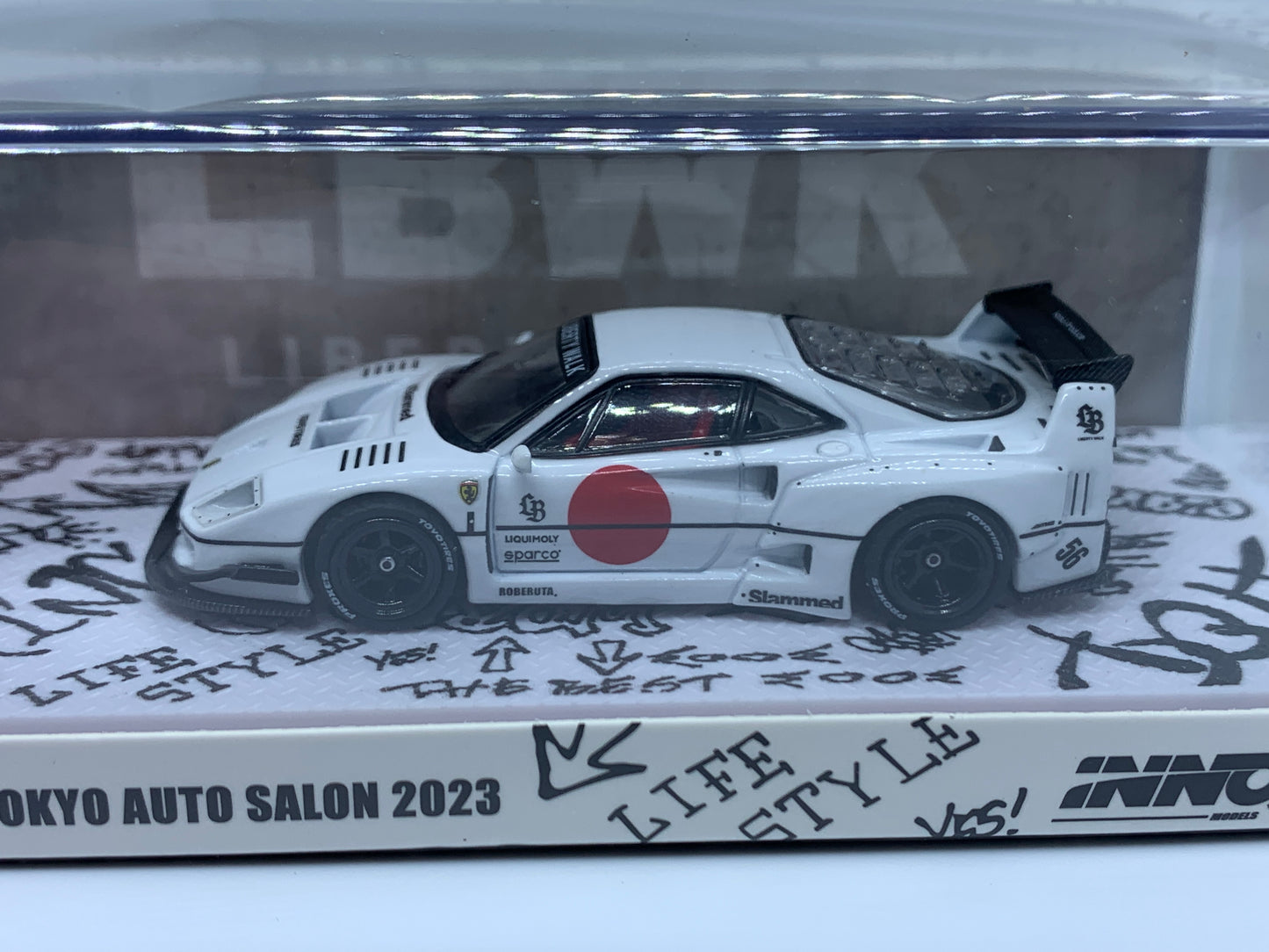 Inno64 - Ferrari F40 Liberty Walk White Tokyo Auto Salon