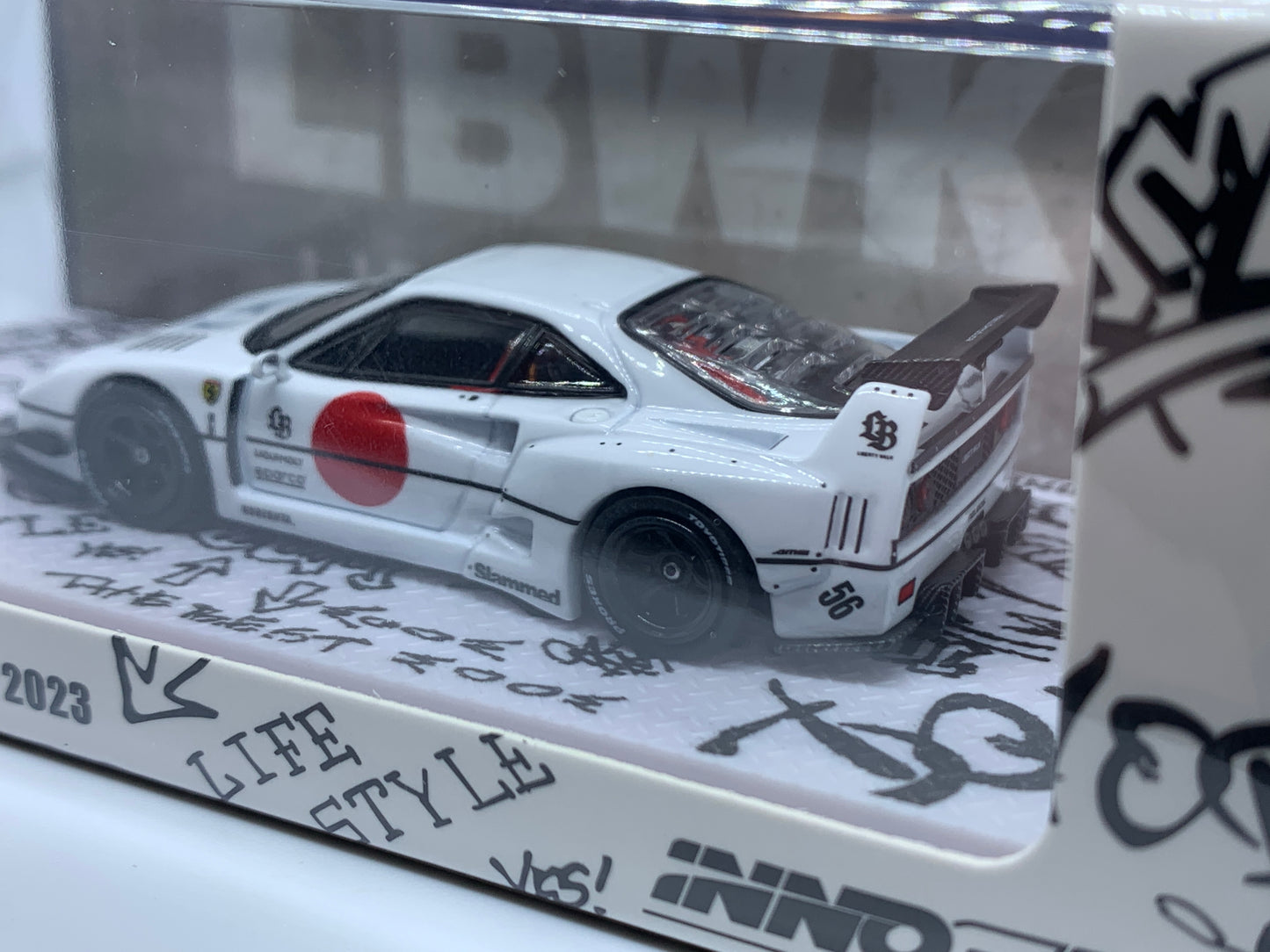 Inno64 - Ferrari F40 Liberty Walk White Tokyo Auto Salon