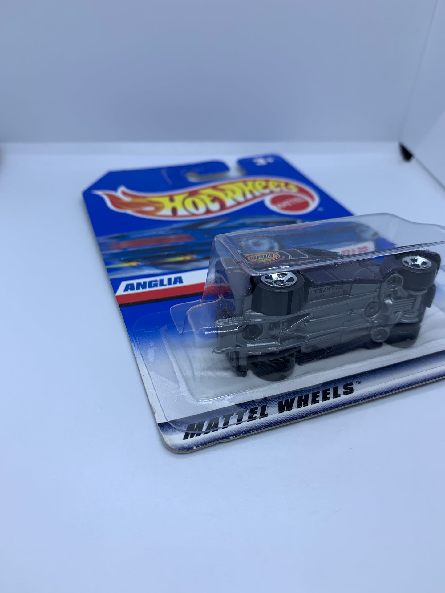 Hot Wheels - Ford Anglia Panel Van Purple (1998)