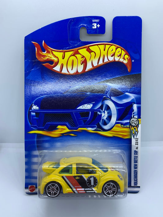 Hot Wheels - Volkswagen New Beetle Cup Yellow (2001) - Damaged Card