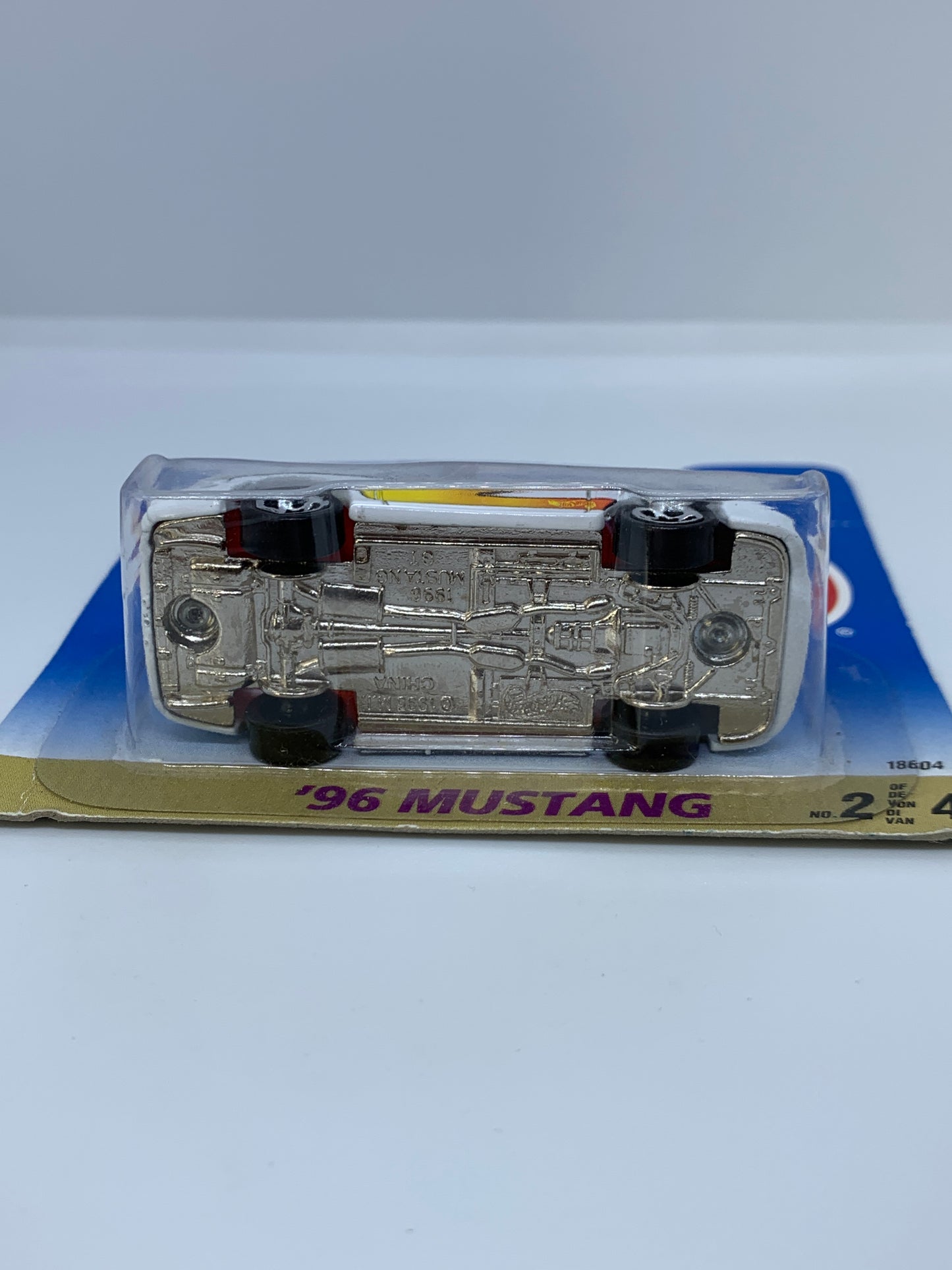 Hot Wheels EUROPEAN CARD - '96 Ford Mustang White/Gold