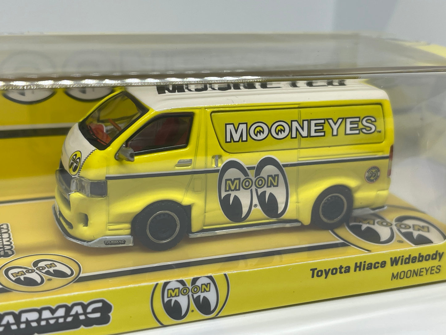 Tarmac Works - Toyota Hiace Widebody Mooneyes Yellow