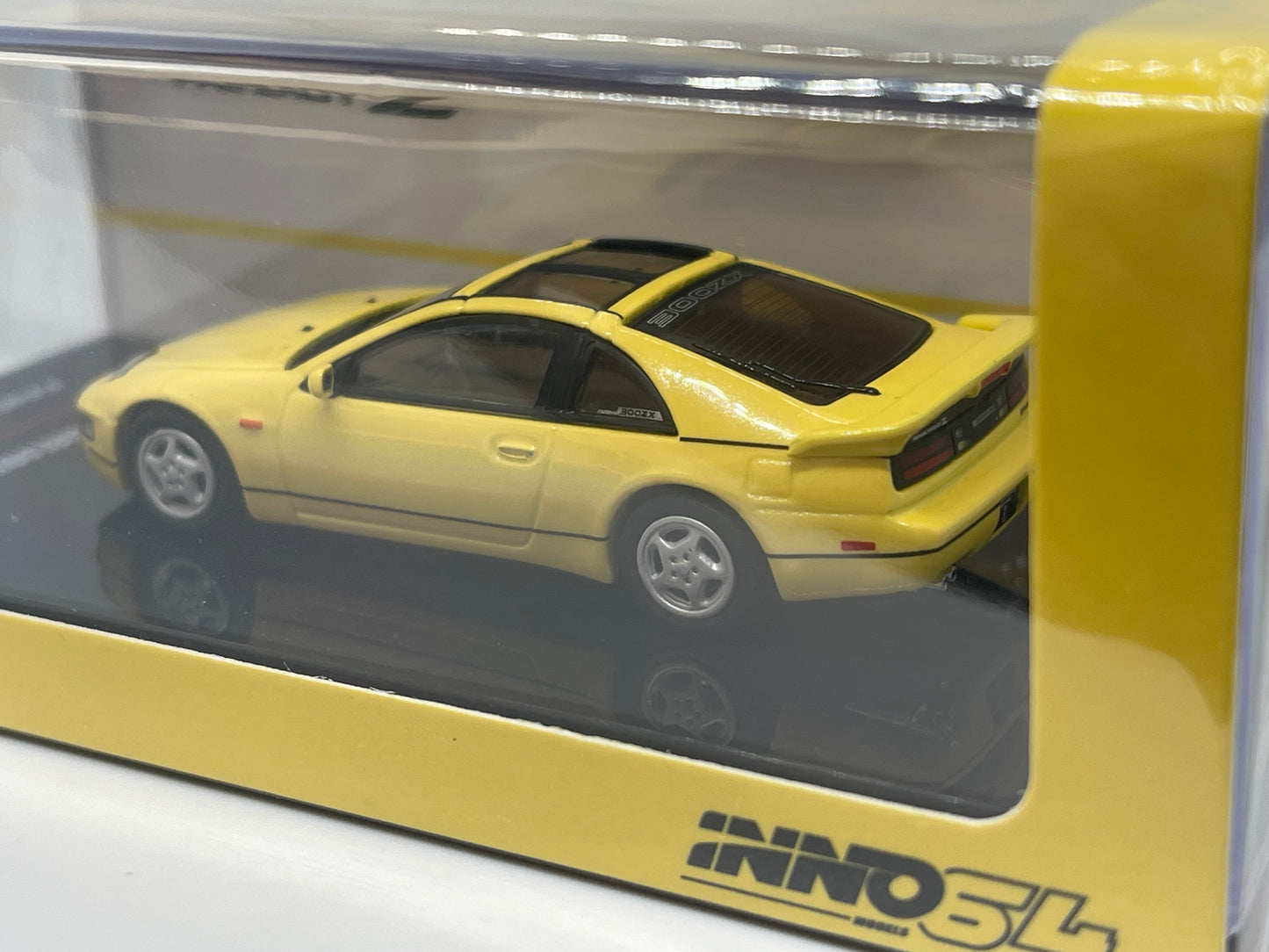 Inno64 - Nissan 300ZX Fairlady Z Z32 Yellow