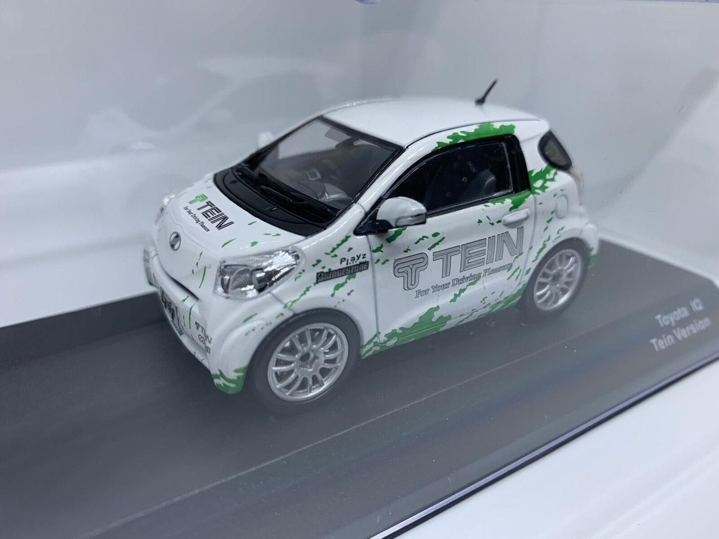 KYOSHO J Collection - Toyota IQ TEIN Version White Diecast Collectible - 1:43 Scale